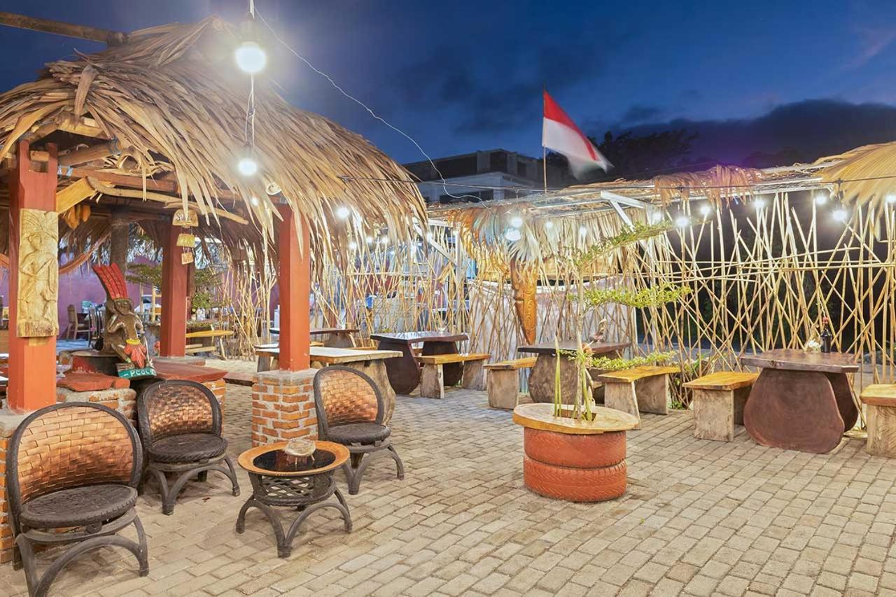 Onong'S Homestay & Cafe Tomohon Kültér fotó